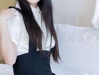 BoBoSocks袜啵啵 – 写真里的稚予，拜年变魔术，看照片能不能给你带来点小欢喜？