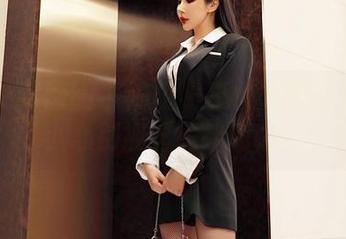 Feilin嗲囡囡 – 流氓小巫女的黑丝精选：小心别被丝线绊倒哦！