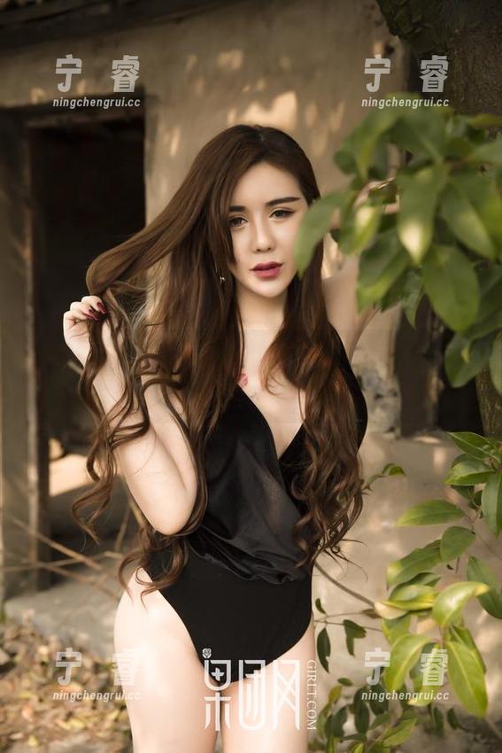 GIRLT果团网 - 死库水？不！那是尹意纯的美图壁纸趣味横生瞬间！