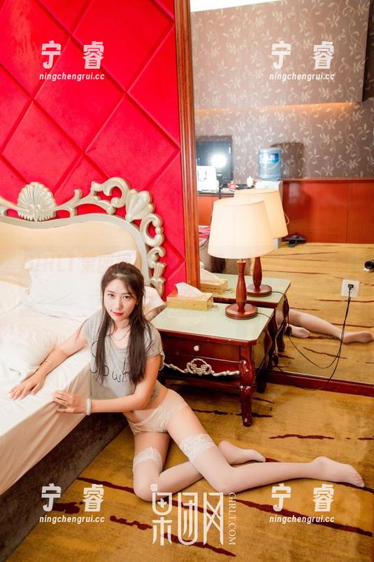 GIRLT果团网-黄歆苑 GIRLT果团网 - 图片合集:秘书装的黄歆苑,如何能不看呢?
