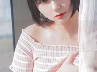 Hizzy(히지)的自拍：原图教你怎么拍出无意中的完美姿势