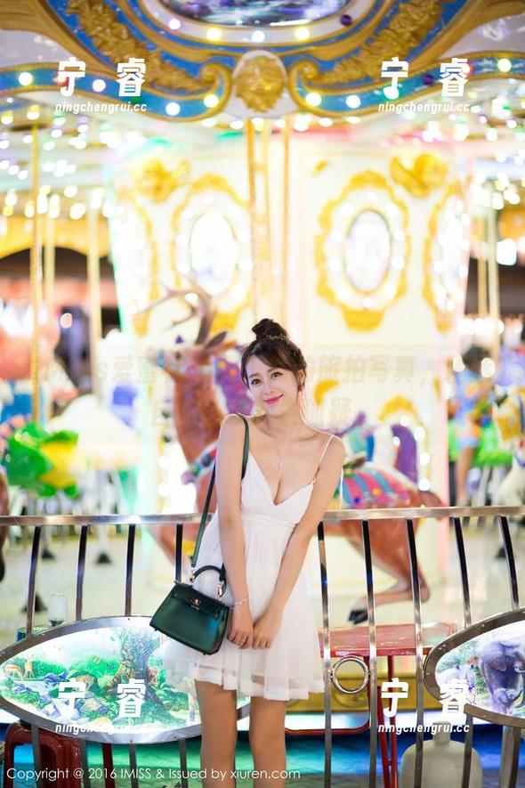 IMiss爱蜜社-黄乐然 IMiss爱蜜社 - 黄乐然的旅拍写真,精选自然让我心生狐疑。