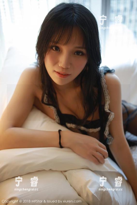 MFStar模范学院 - 高清起底——小奶瓶呜呜的新人软妹子，像刚出炉的甜点，恨不得拿来舔一舔。