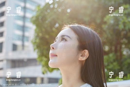 MiiTao蜜桃社-琉璃lily MiiTao蜜桃社 - 这教室的美图太迷人,琉璃lily拍的,下载后满满都是眼福。