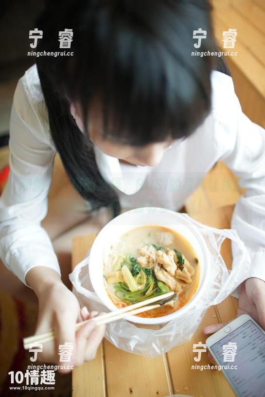 ROSI口罩 和服?不错的选择,ROSI的写真让你擦亮眼睛,看资源有多丰富!