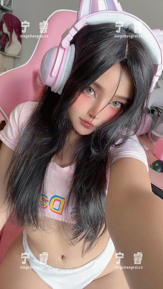 SayoMomo SayoMomo的艾德费尔特cos:你可能不知道,野兽Ver其实是她工作的装扮!快来分享!