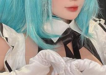 在网盘上偶遇这组作品，SayoMomo的Lynette竟让我一秒迷失。