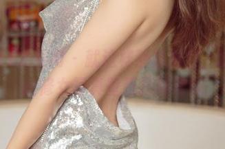 UGirls尤果网 – 就这样静静端庄，孟思雨的修女写真壁纸打破常规