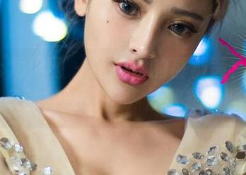 UGirls尤果网 – 私拍里的慕羽茜：连体衣带来的神奇身形，你敢想象吗？