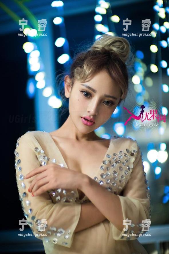 UGirls尤果网-慕羽茜 UGirls尤果网 - 私拍里的慕羽茜:连体衣带来的神奇身形,你敢想象吗?