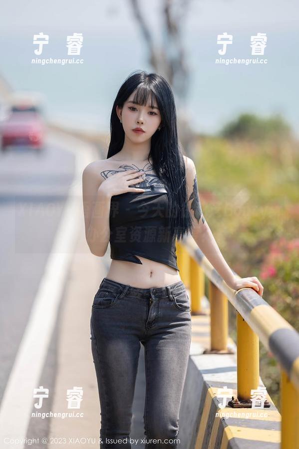 XIAOYU语画界 - 今天的徐莉芝Booty：办公室资源新高度！