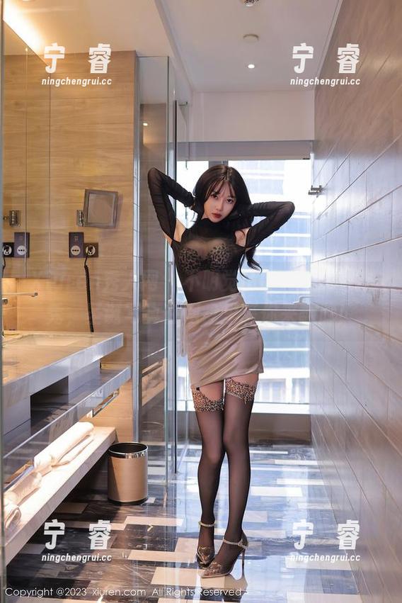 Xiuren秀人网 - 不明觉厉的Wendy智秀，圣诞写真在网盘里等你来翻牌！