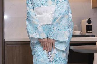 Xiuren秀人网 – 乔伊joy穿皮衣的身影，像是偷偷给我发了张免费写真啊。