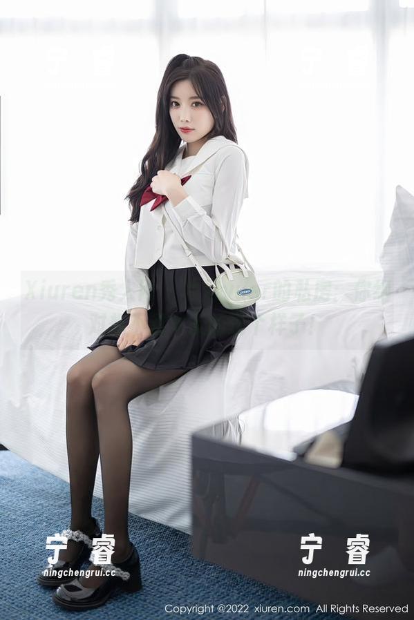 Xiuren秀人网 - 冷月yuer的私房：你绝对想不到女友的这个样子！