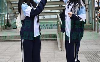 Xiuren秀人网 – 周周不吃香菜的泳衣资源：清凉一夏的写真集唤醒你的想象。