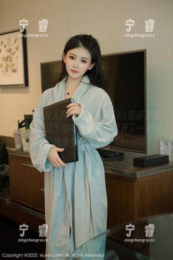 Xiuren秀人网-外科TEL Xiuren秀人网 - 幸好外科TEL选择了粉色,高清之下的每张图片像是开了一扇窗让我嗅到甜甜的春天!