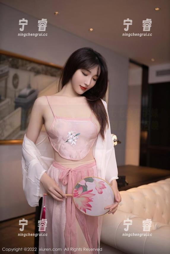 Xiuren秀人网 - 这就是江七七全套学妹图包：一饱眼福，甚至感觉到青春在召唤我。