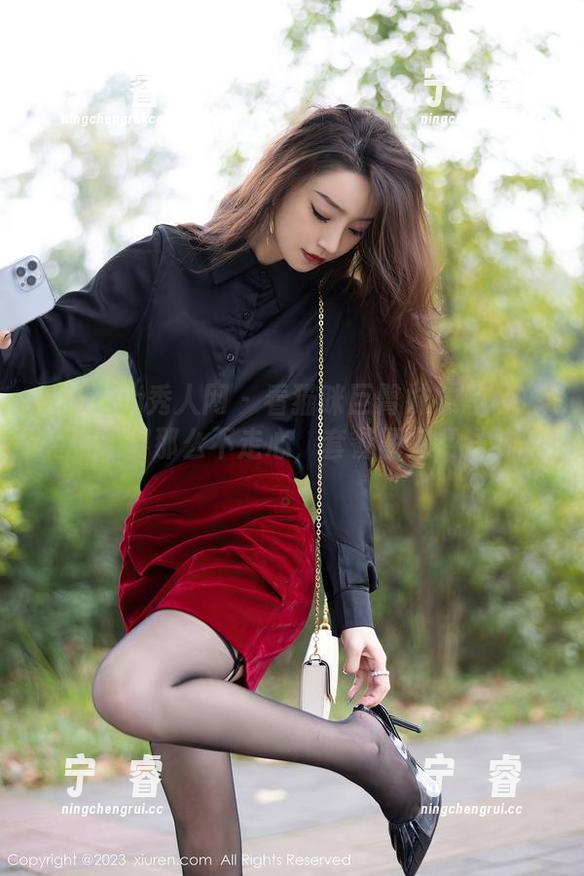 Xiuren秀人网-猫咪巨臀妹妹 Xiuren秀人网 - 看猫咪巨臀妹妹怎样把睡衣穿得那么不走心,套餐图免费送给你。