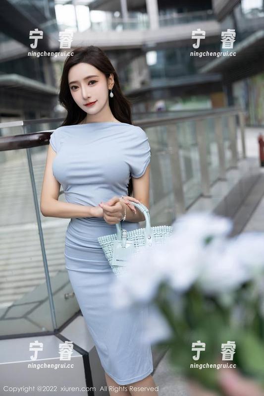 Xiuren秀人网-鹿小茜 Xiuren秀人网 - 迷失在鹿小茜的吊带图包中,谁来救我?