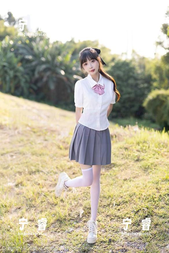 Xiuren秀人网 - 她就是黄歆苑，“学妹”图包把我的理智浇灭了，哭！