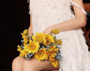 YouMi尤蜜荟 – 黄乐然水手服的原图，其实我觉得她更适合当一天海盗…壁纸版你们怎么看？