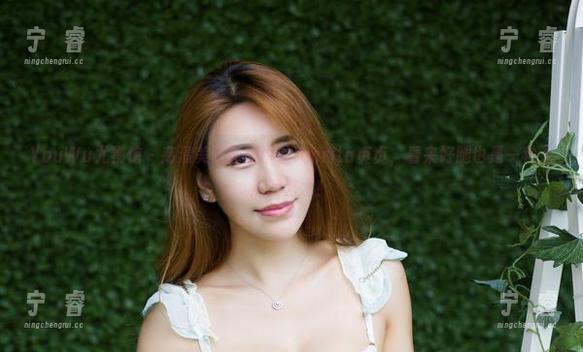 YouWu尤物馆-Amrita贞贞 YouWu尤物馆 - 高清美腿套图中的Amrita贞贞,看来好腿也是一种无形的艺术!