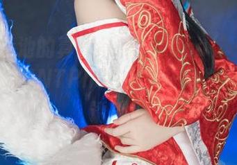 一个游泳池的真正信徒：Yuna(윤아)的精选集，SAINTPhotolife–谁能抵挡基尼诱惑？