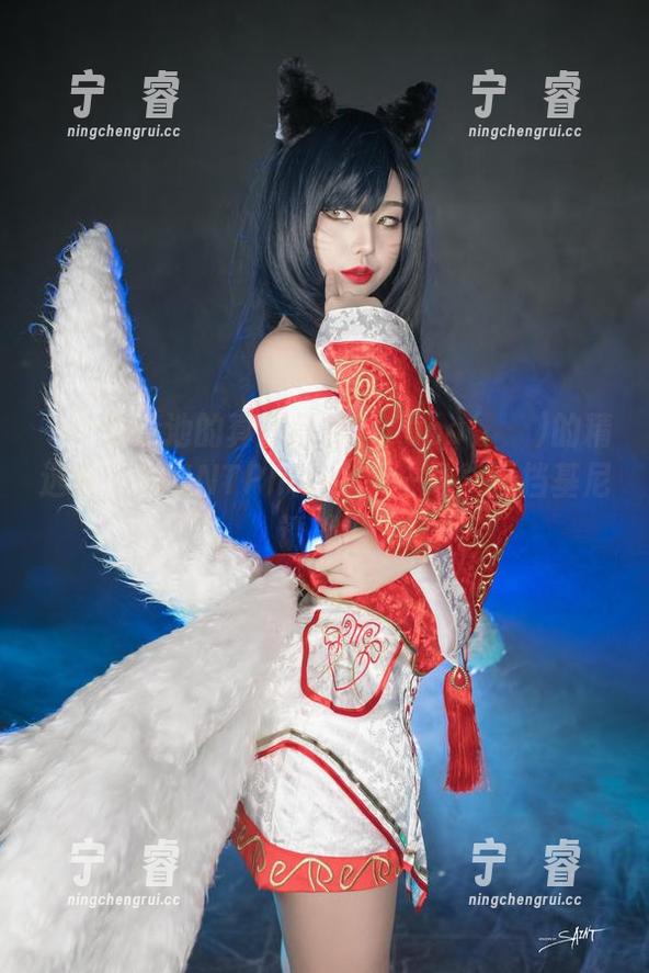 一个游泳池的真正信徒：Yuna(윤아)的精选集，SAINTPhotolife–谁能抵挡基尼诱惑？