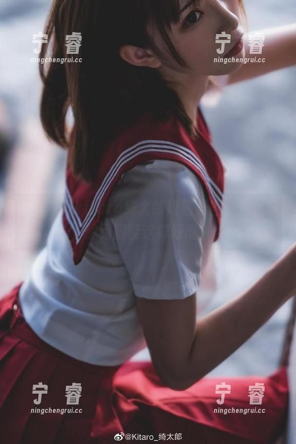 在线偷瞄kitaro绮太郎短裙美图，居然没想到腿能这样好呢！