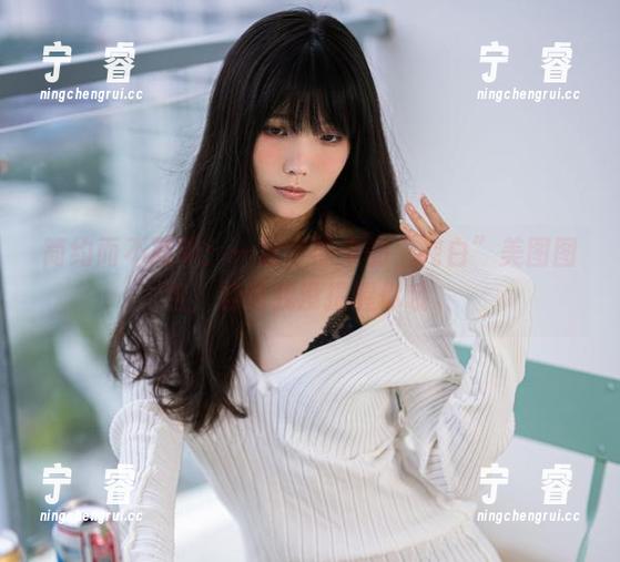 一智智 简约而不简单:一智智带来的“纯白”美图图包,别说我没提醒你哦。