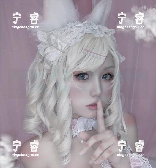 哈哈，快来探一探一笑芳香沁的旗袍作品全集，谁能抗拒这么个性？