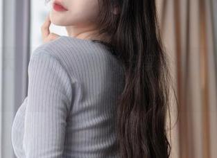 一米八的大梨子的JK图集，分享青春剖白的锋利与柔软！