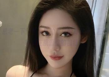 微密圈 – 思考一下：不爱笑的赛琳的高跟鞋，图包里的每一帧都在挑逗你的视线！
