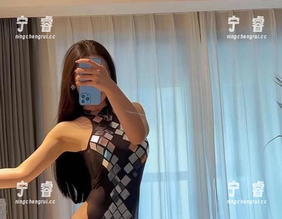 不爱笑的赛琳 微密圈 - 谁来解释不爱笑的赛琳的渔网呢?点击下载,自由想象