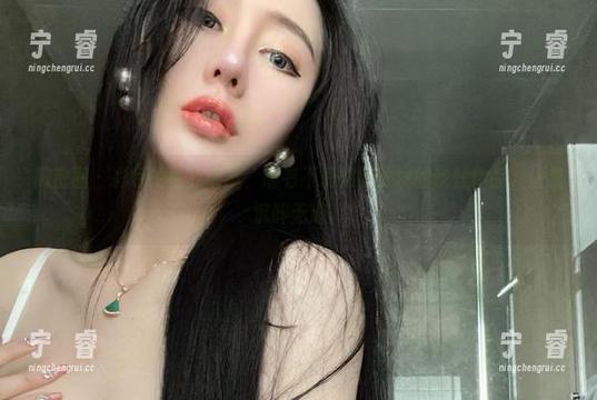 微密圈 - 彩色的世界疲惫，唯有不爱笑的赛琳的灰丝作品，让我沉醉无道。
