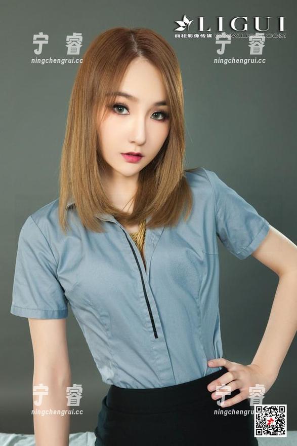 丽柜-AMY 丽柜 - AMY的图库闪闪发光,少女的任性像被风吹走的秋叶