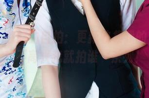 丽柜 – 悠悠的自拍：更新收集我的‘谁让我不高兴我就拍谁’系列！