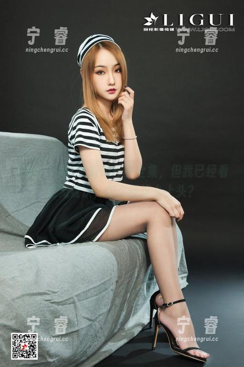 丽柜-菲菲 丽柜 - 菲菲学姐的写真全集,但我已经看过无数次,怎么还这么上头?