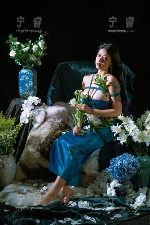 云溪溪 “云溪溪”旗袍百合全集,下载后再聊,保证你看了想继续瞄。