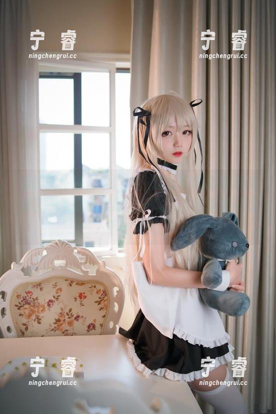 别的女仆都是重口味，这兔玩映画的居然走了一条轻松透明快乐风，当然壁纸可以不要俗气。