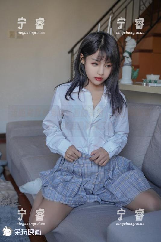 近距离欣赏兔玩映画的美图，黑白旗袍双子，难道我眼花了？