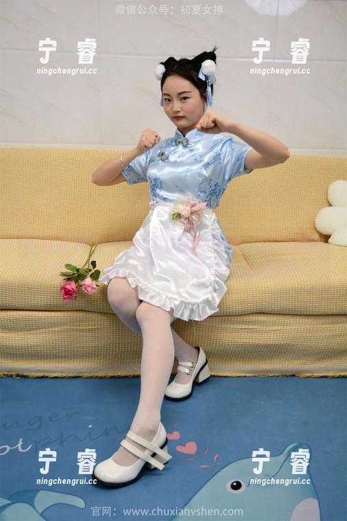 初夏女神-安妮 初夏女神 - 安妮的比基尼逻辑:这个原图我想随时翻出来,图集陪我乐不停!