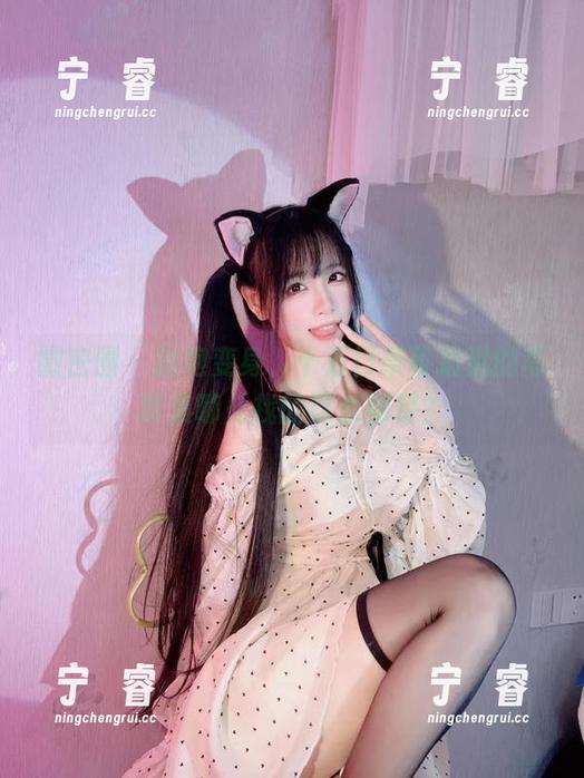 十万口草莓粥粥 微密圈 - 旗袍变身,十万口草莓粥粥的写真集哪儿找的这么别致?