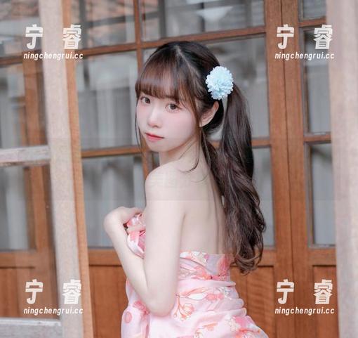 可可小白兔 这才是办公室的正确打开方式:可可小白兔的美图分享
