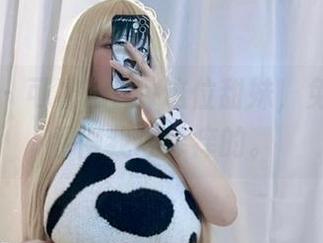 微密圈 – 可馨juicy这位甜妹，免费写真看得我心痒痒的。