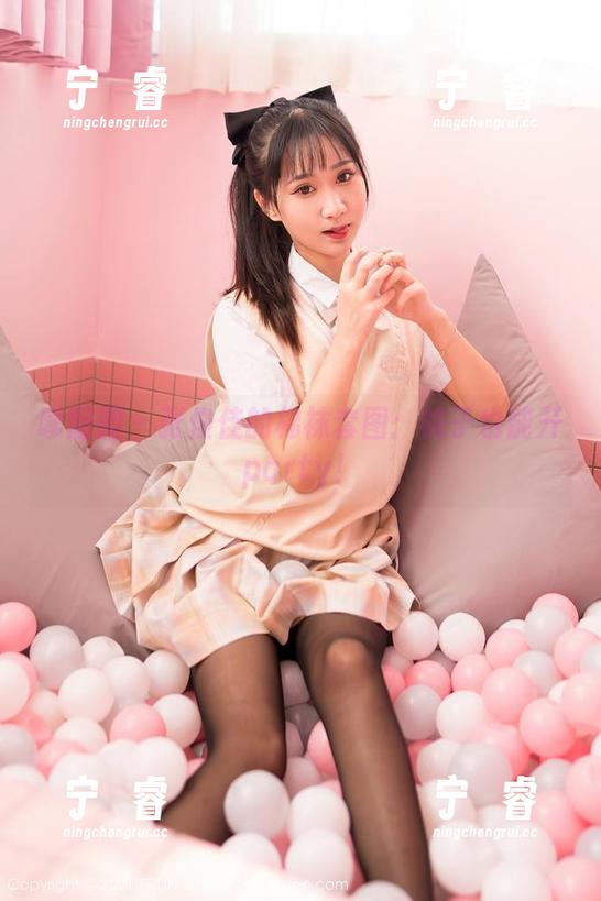 嗲囡囡 - 张俊佳的棉袜套图：袜子也能开party！