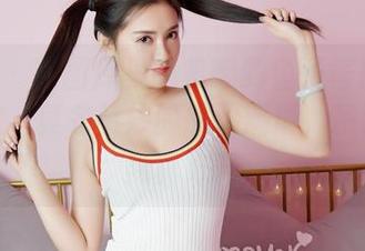 嗲囡囡 – 在图库里随机翻到鱼子酱Fish的裤里丝，莫名其妙的感动满屏，精选的选择真好啊