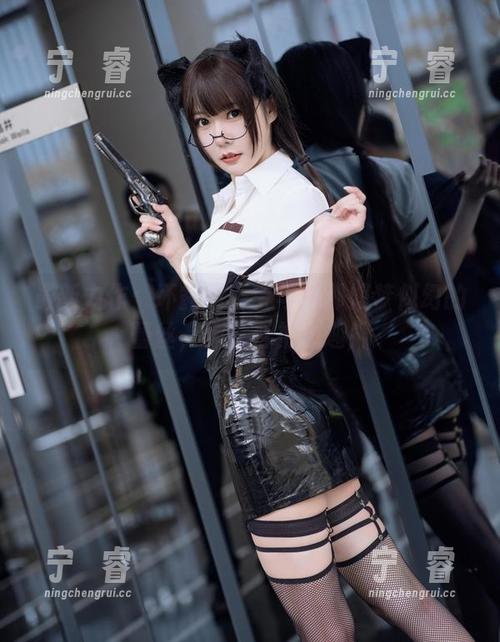 最新力作：坏露露香宝与她那如梦似幻的蕾丝，俩人合拍成趣！
