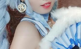墨玉M全集：黑色当道，穿着这颜色真让人想象她有多挑人。