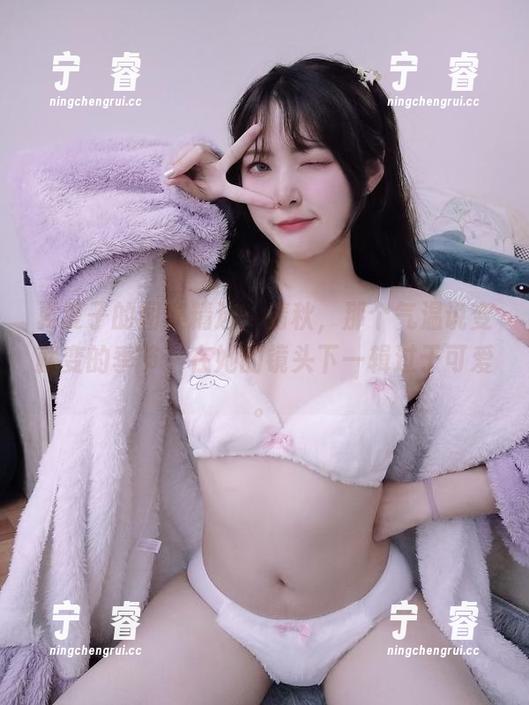 夏夏子 夏夏子的图集精选:清秋,那个气温说变就变的季节,在她的镜头下一辑过于可爱。
